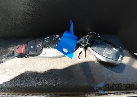 2015 Chrysler Town & Country Touring z USA, uszkodzony, nr VIN 2C4RC1BG9FR515141